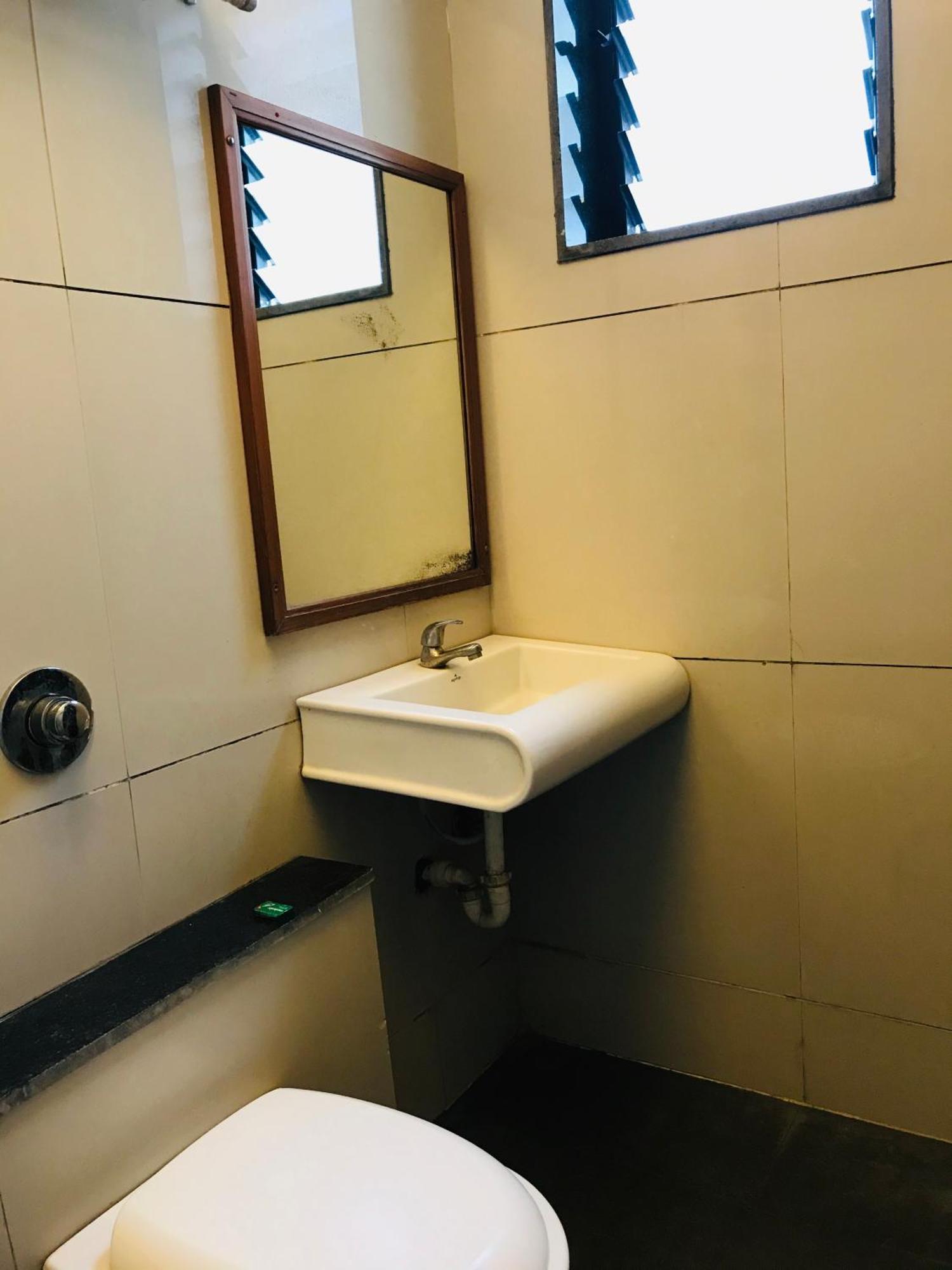 Liva Rooms Nashik Exterior photo
